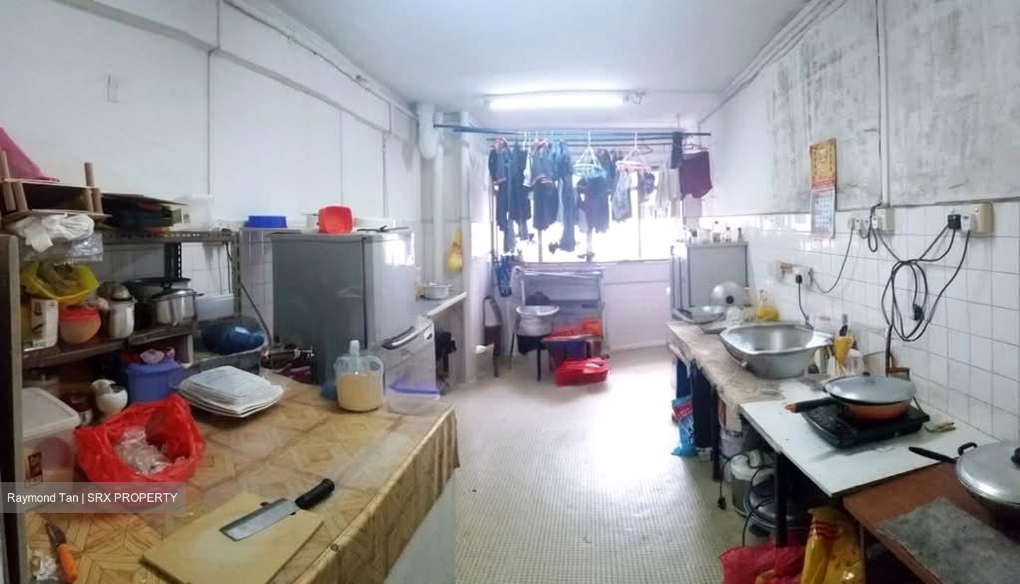 Ang Mo Kio Avenue 10 (D20), Shop House #558239371